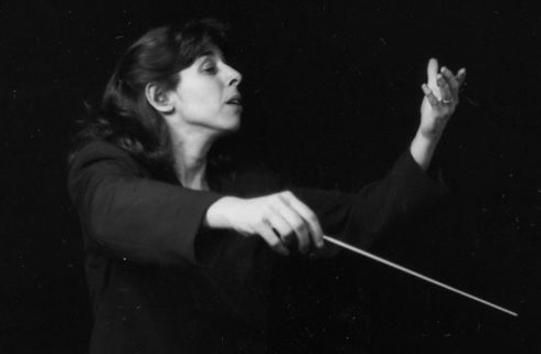 Dorothy Savitch conducting